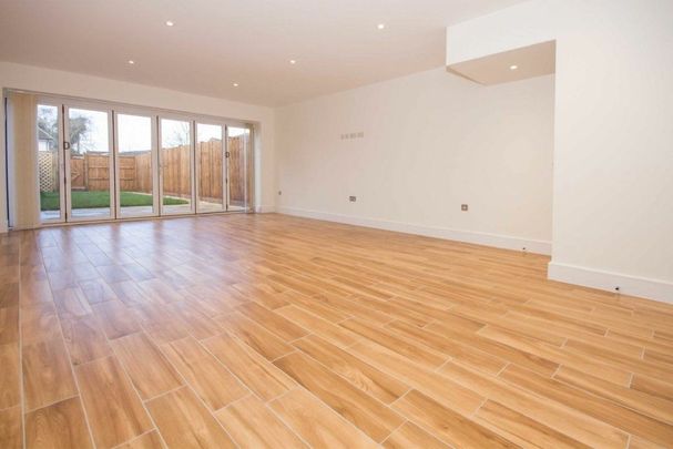 Sunbury Court Road, Sunbury-On-Thames, TW16 - Photo 1