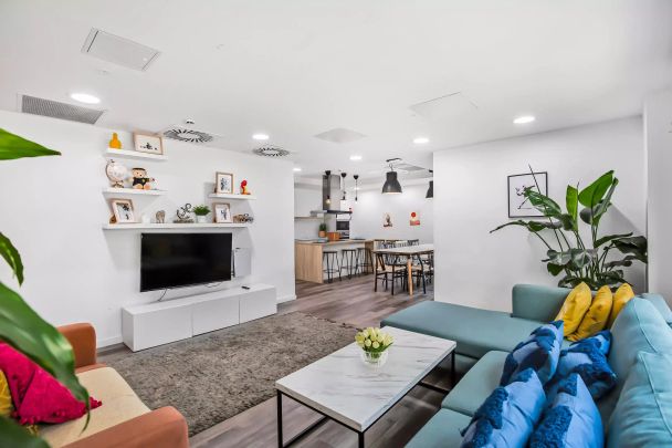 Platinum Studio - Photo 1