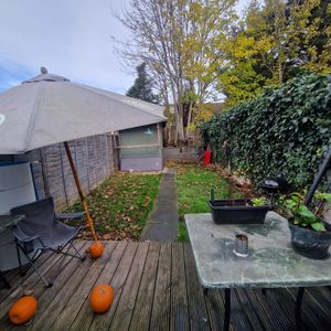 Hunters Square, Dagenham, RM10 - Photo 2