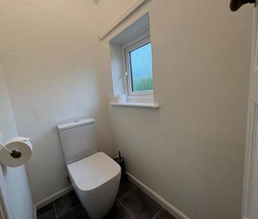 3 bedroom semi-detached house to rent - Photo 5