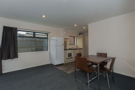 Furnished Central City Accommodation - Power Included - Photo 3