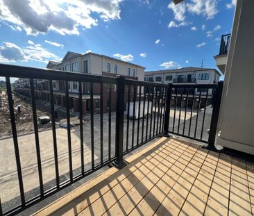 For Lease - 6 Matawin Lane, Richmond Hill, Ontario - Photo 3