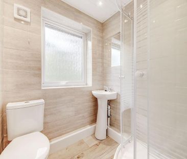 2 bedroom semi-detached house to rent - Photo 5