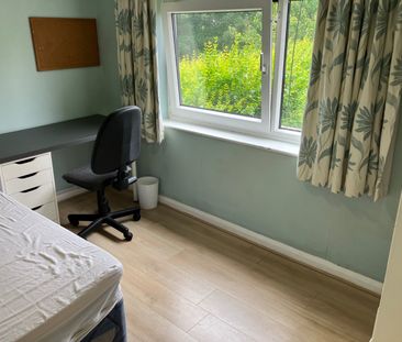 5 bedroom semi-detached house to rent - Photo 4