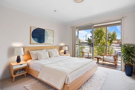 3-Bed, 2-Bath Townhouse in Boutique Coorparoo Locatioon - Photo 4