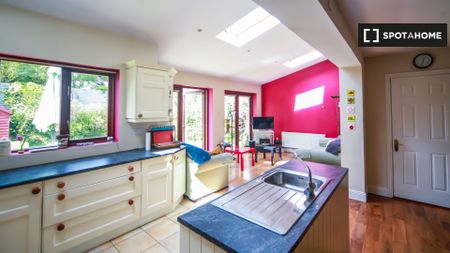 Snug room for rent in 3-bedroom house, Knocklyon, Dublin - Photo 3