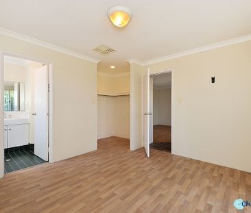 LARGE FAMILY HOME 5 MINUTES FROM THE BEACH! - Photo 5