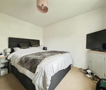 2 bedroom semi-detached house to rent - Photo 3