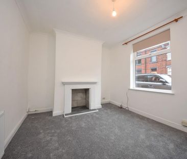 3 bed House - Mid Terrace for Rent - Photo 4
