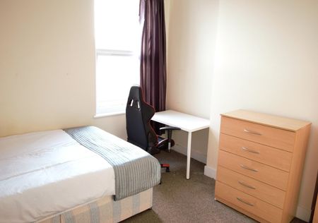 Room in a Shared House, Pine Road, NW2 - Photo 3