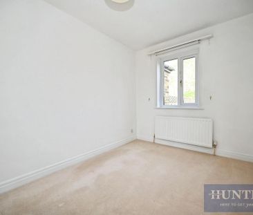 3 bedroom mews to rent - Photo 2