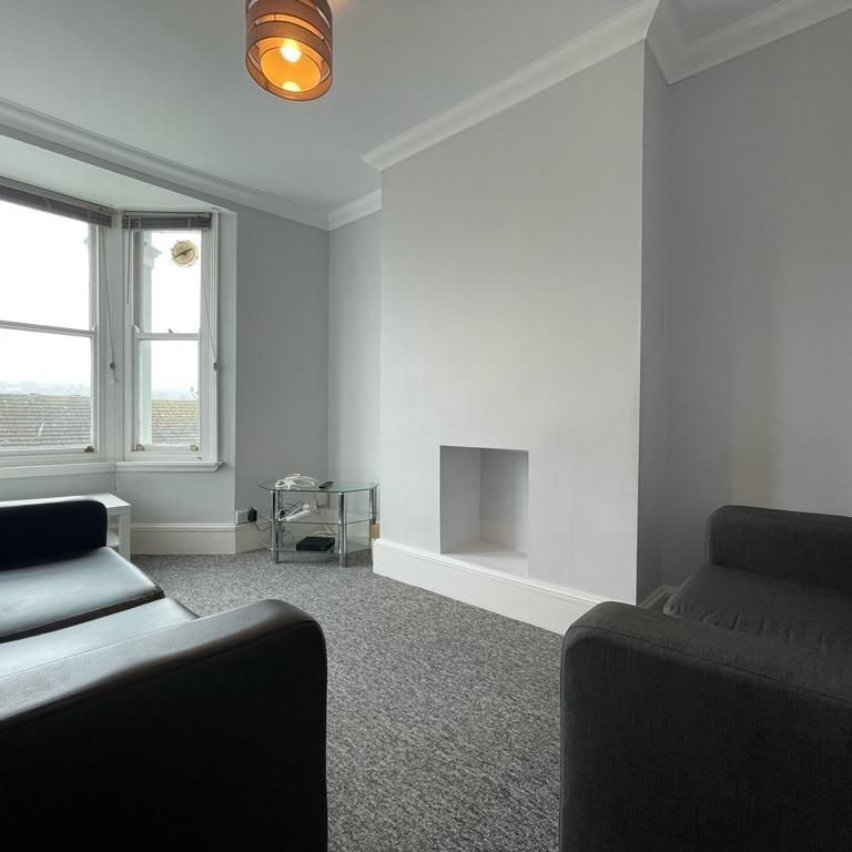 4 bedroom semi-detached house to rent - Photo 1