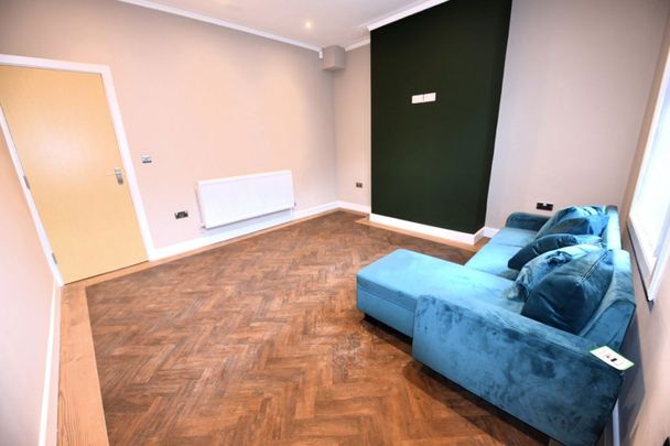 4 bedroom House in Thornville Street, Leeds - Photo 1