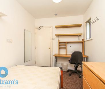 6 bed Semi-Detached House for Rent - Photo 3