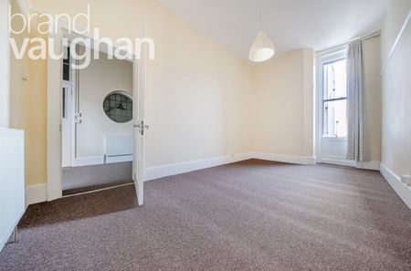 4 bedroom apartment to rent - Photo 2