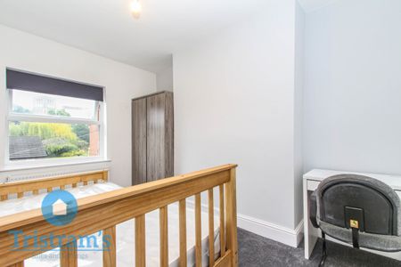 References Pending - 6 bed Mid Terraced House - Photo 4