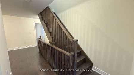 For Lease - 6 Hiawatha Court, Vaughan, Ontario - Photo 3