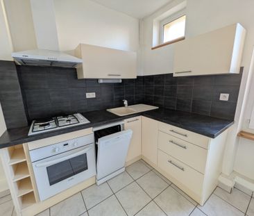 Location Appartement 1 pièce 37m² CHAMALIERES 63400 - Photo 3