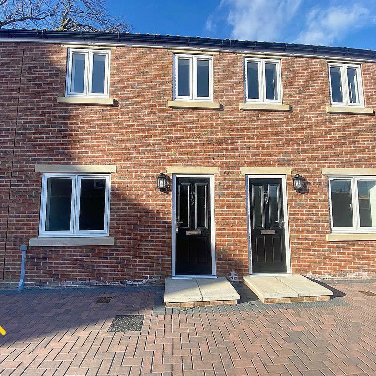2 bedroom terraced house to rent - Photo 1