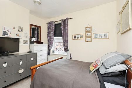 2 bedroom House To Let - Photo 3