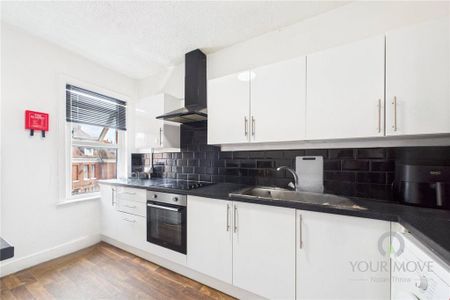 1 bedroom in a house share to rent - Photo 4