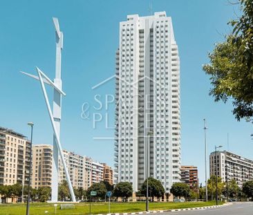 4 room luxury Flat for rent in Valencia, Spain - Photo 2