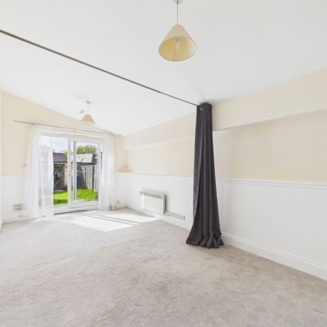 High Street, Stonehouse , Gloucestershire, GL10 - Photo 1