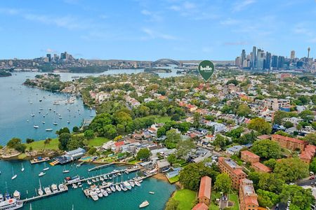 Stylish Two Bedroom Apartment with Undercover Parking in the Heart of Balmain - Photo 5