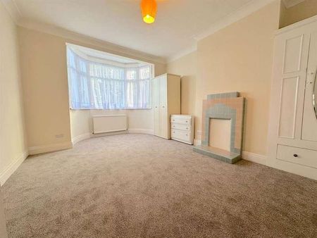 Madeira Road, London, N13 - Photo 3