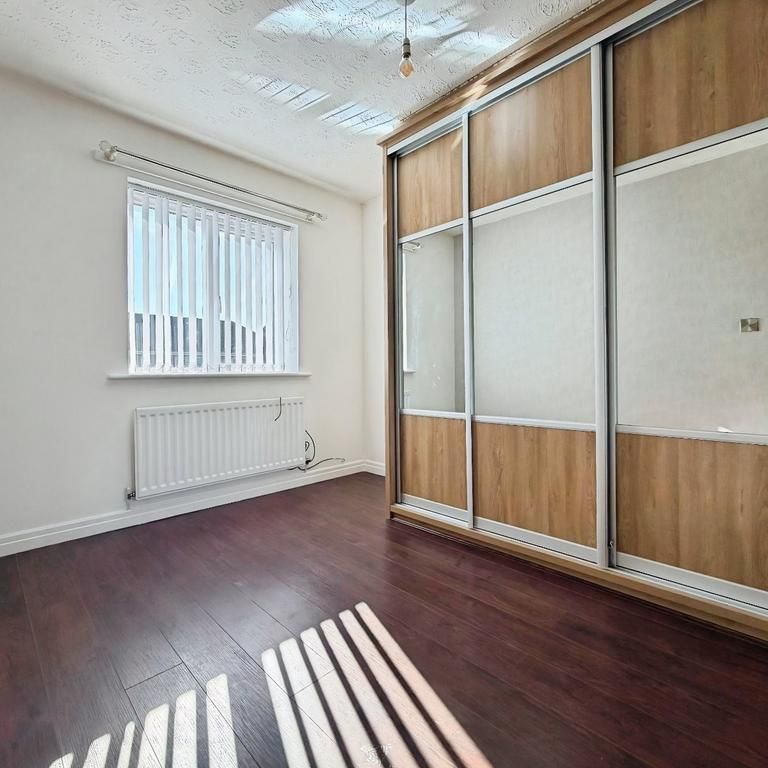 3 bedroom end of terrace house to rent - Photo 1