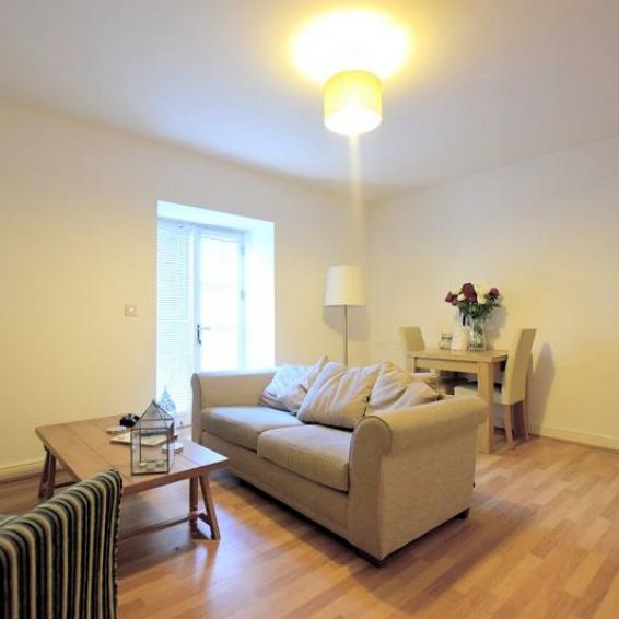 1 Bedroom Apartment To Let - Photo 1