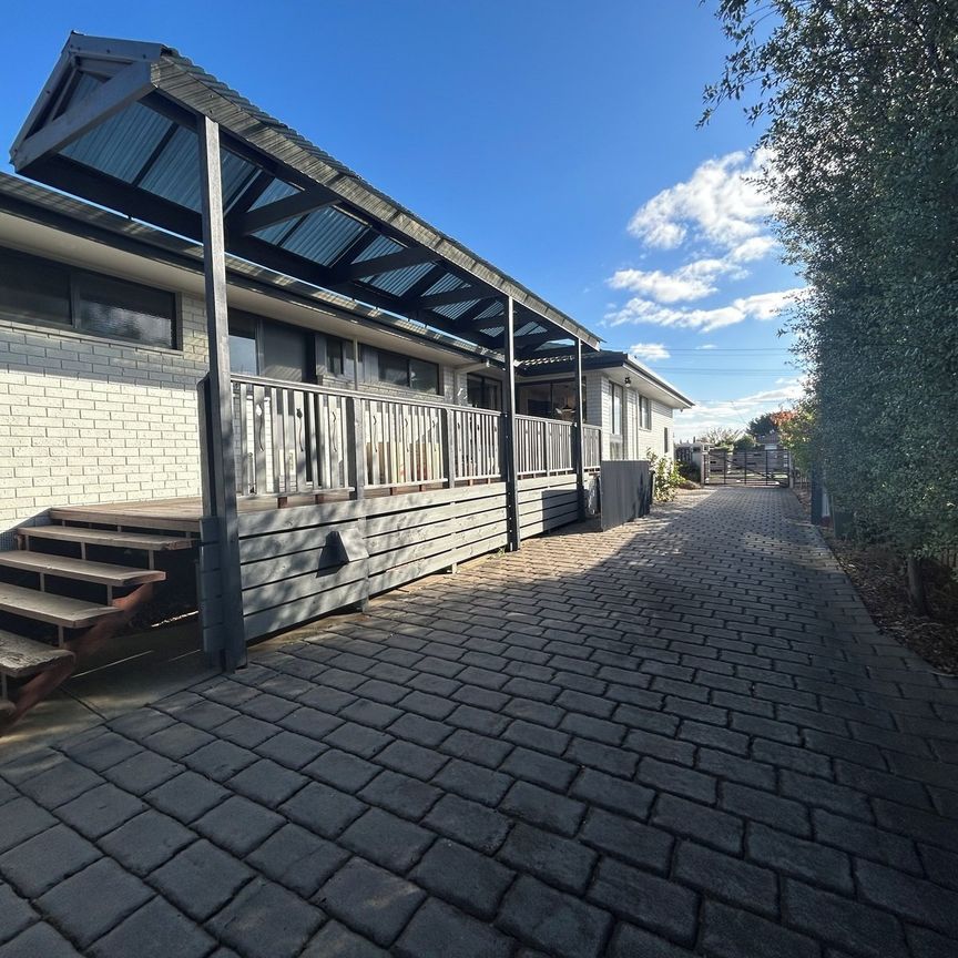 Four Bedroom Family Home - Photo 1