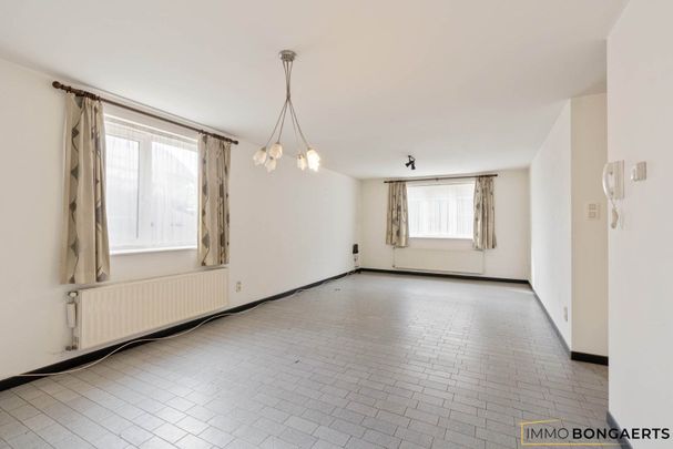 Gelijkvloers appartement met 2 slaapkamers - Photo 1