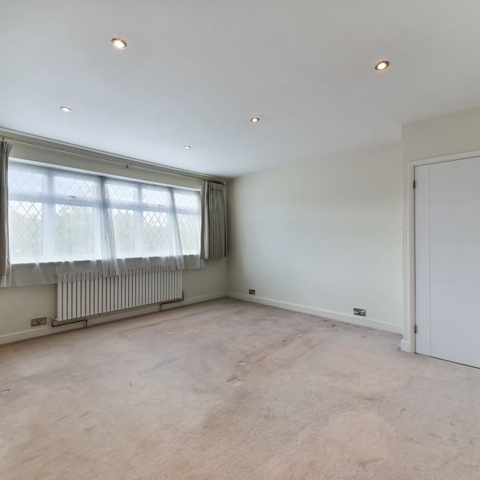 4 bedroom detached house to rent - Photo 1