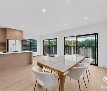 Furnished Luxury Brand New Living | Walk to UQ | Modern Ensuite wit... - Photo 1