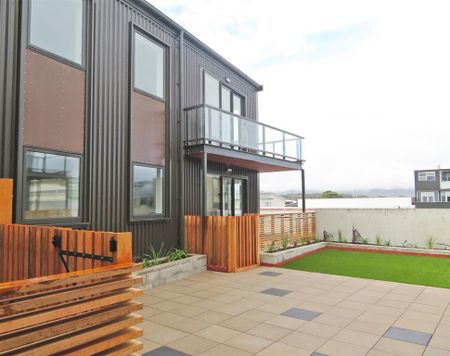 THE FIREMAN'S APARTMENTS - PETONE - Photo 5