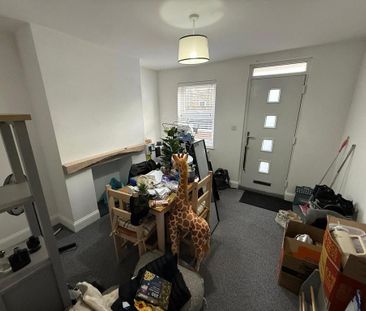 3 bedroom end of terrace house to rent - Photo 4