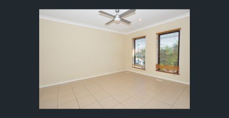 Large family home in Seabreeze Estate - Photo 3