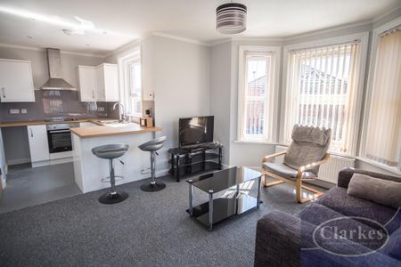 2 bedroom flat to rent - Photo 2