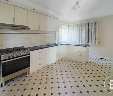 NEAT & TIDY HOME WITH AMPLE PARKING - Photo 4