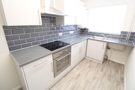 2 bedroom terraced house to rent - Photo 2