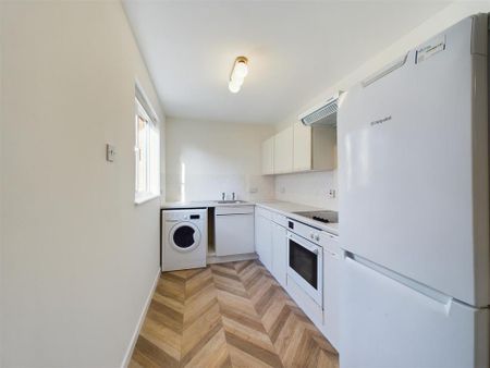 1 bedroom flat to rent - Photo 2