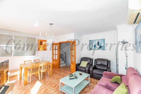 Townhouse in Algarrobo, Inland Andalucia in the mountains - Photo 2