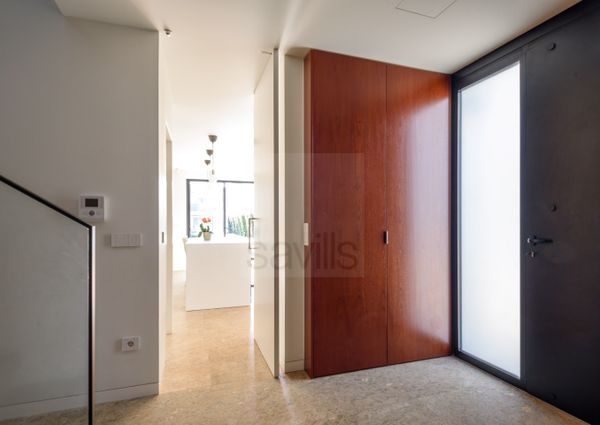 Moradia V5 em Senhora da Hora com jardim e piscina