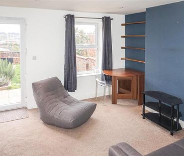 3 bedroom terraced house to rent - Photo 2