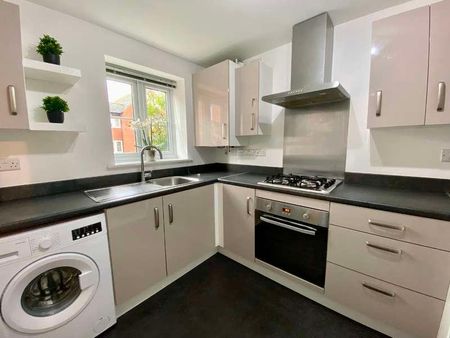 Hardings Wood Avenue, Sandbach, CW11 - Photo 3