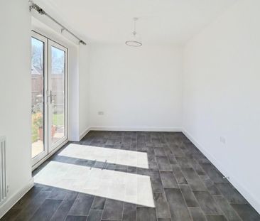 4 bedroom detached house to rent - Photo 1