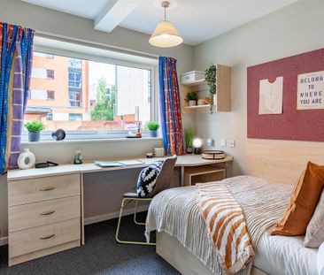 1 bedroom in a flat share to rent - Photo 4