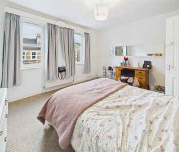 4 bedroom terraced house to rent - Photo 6