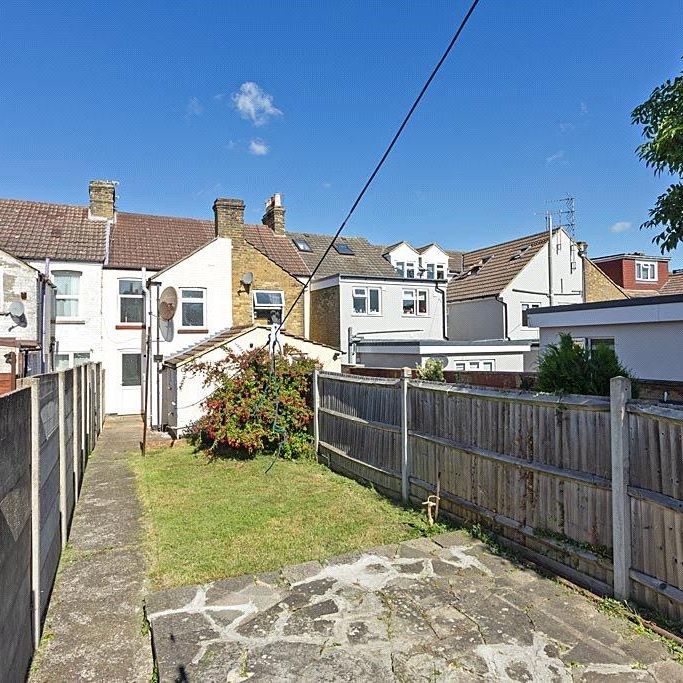 3 bedroom link detached house to rent - Photo 1